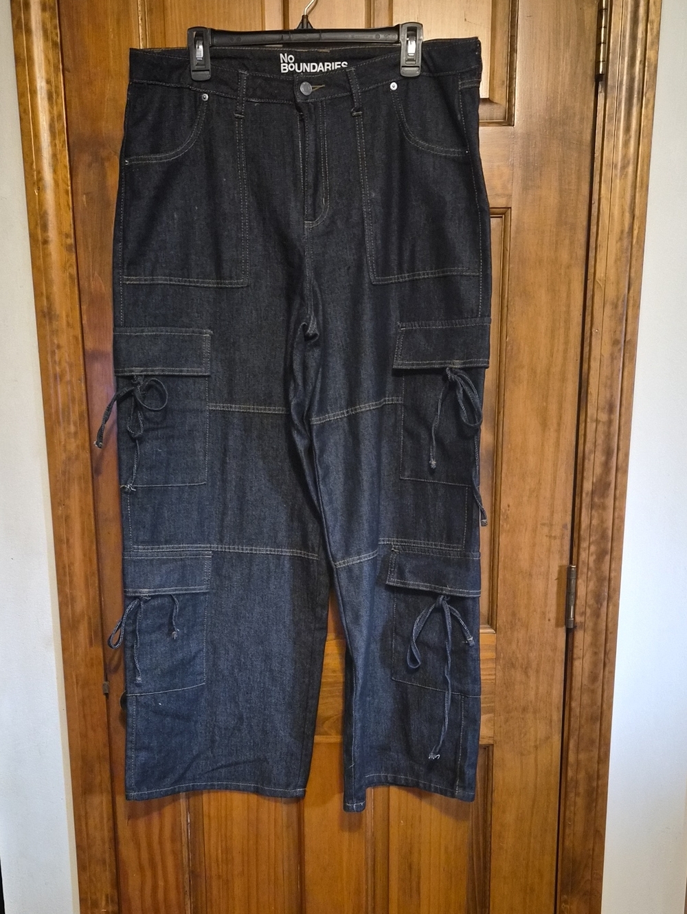 No Boundaries Black Wide-Leg Cargo Jeans